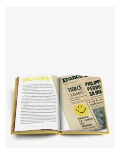 Assouline SMILEY 50 YEARS OF GOOD NEWS -Grohe Shop ASSOULINE 50YEARSOFSMILEY 3